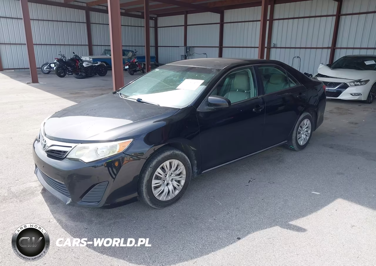 2014 Toyota Camry Hybrid Le VIN:4T1BD1FK4EU121718 - 2