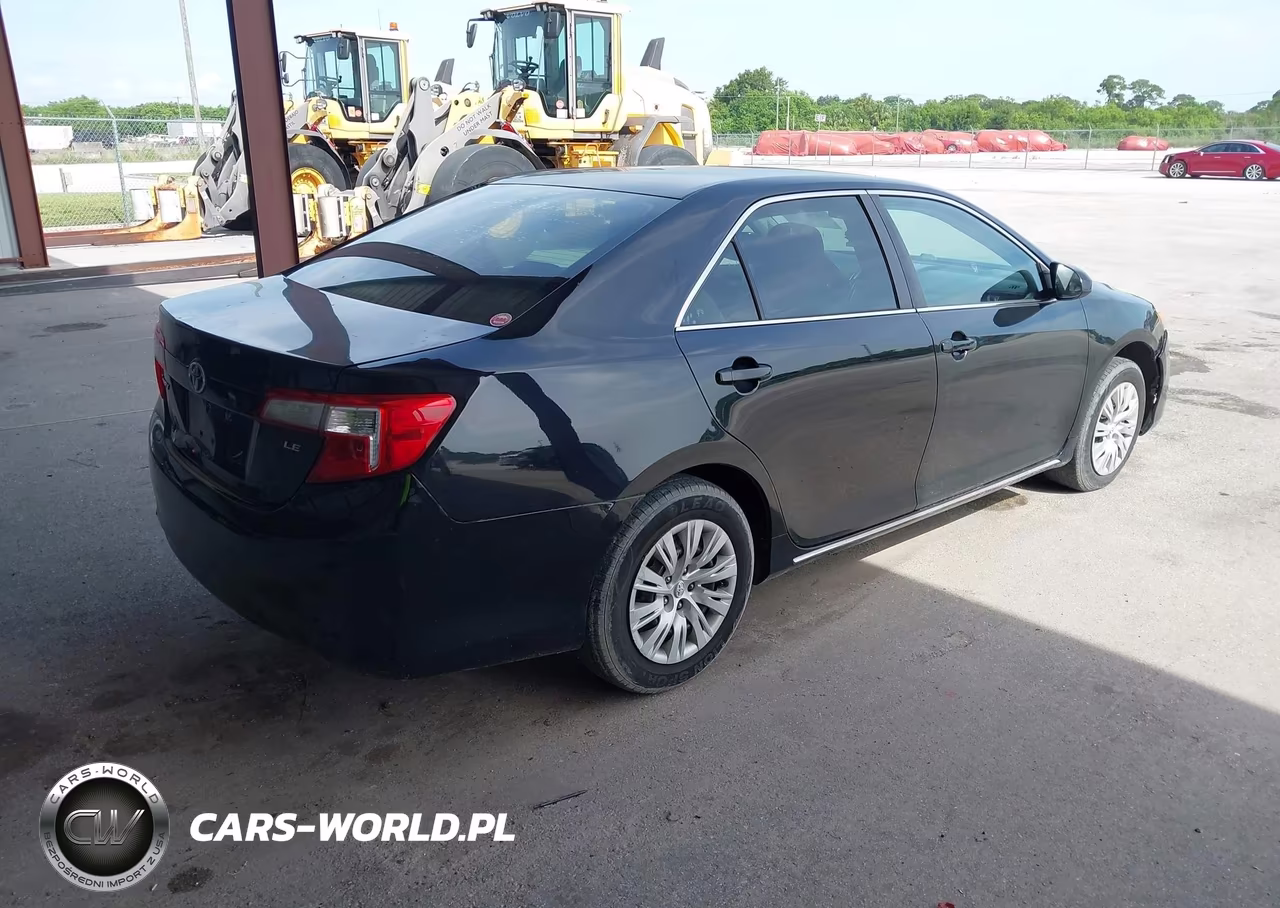 2014 Toyota Camry Hybrid Le VIN:4T1BD1FK4EU121718 - 4