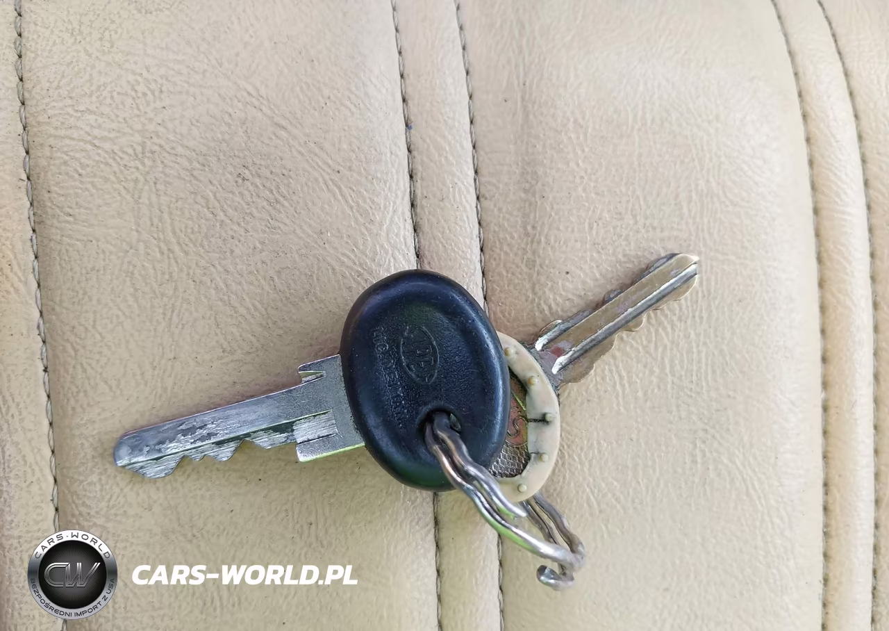 1982 Fiat 124 Spider VIN:ZFAAS00B1C8189190 - 11