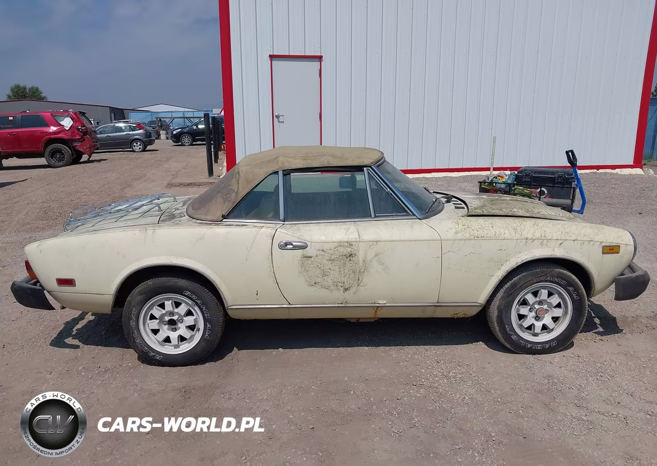 1982 Fiat 124 Spider VIN:ZFAAS00B1C8189190 - 13