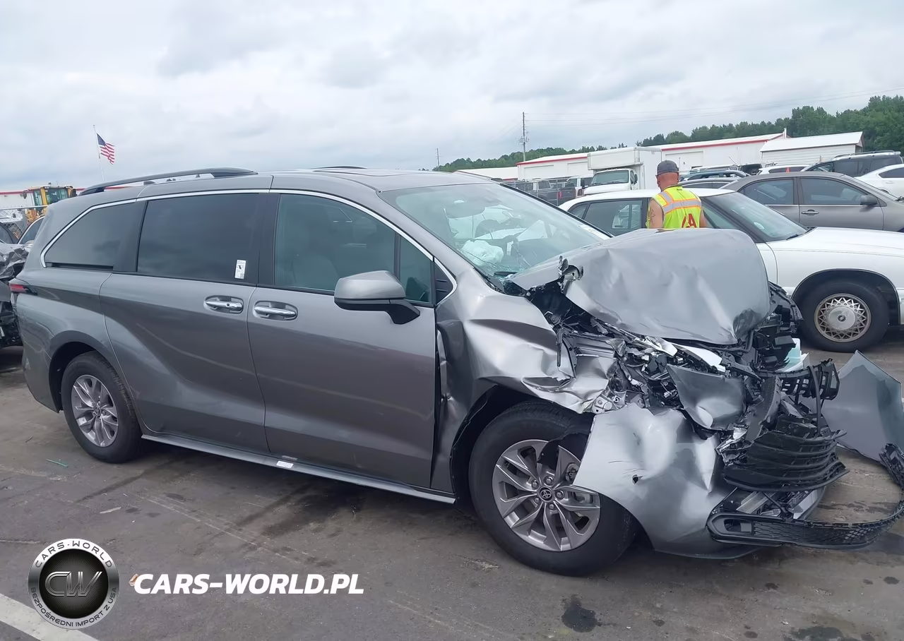 2026 Toyota Sienna Xle VIN:5TDYRKEC8TS326766 - 13