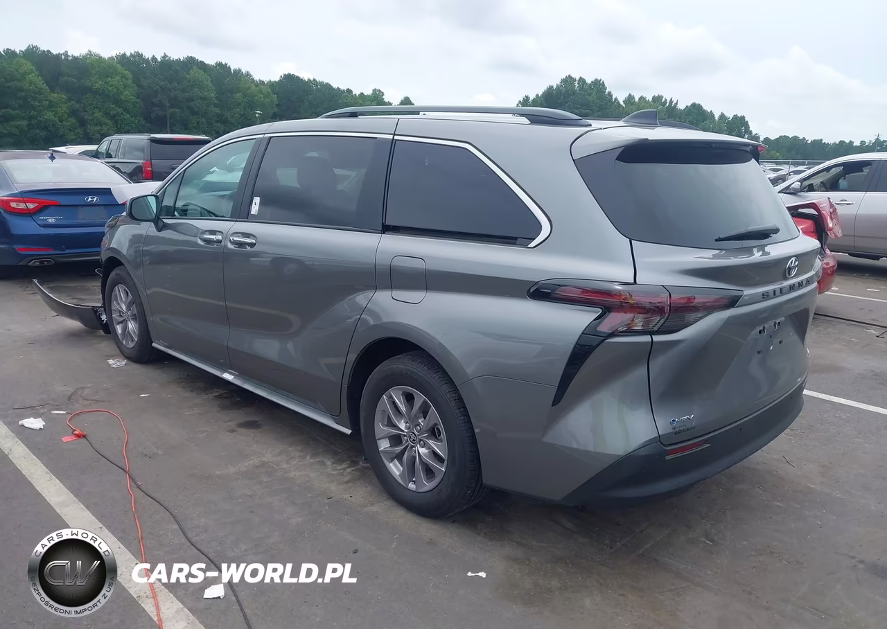 2026 Toyota Sienna Xle VIN:5TDYRKEC8TS326766 - 3