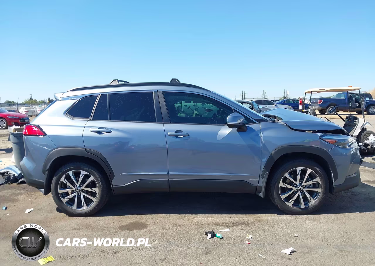 2023 Toyota Corolla Cross Xle VIN:7MUDAABG9PV072083 - 14