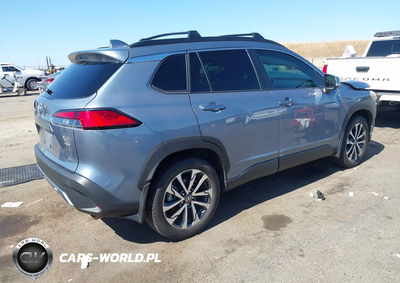 2023 Toyota Corolla Cross Xle VIN:7MUDAABG9PV072083 - 4