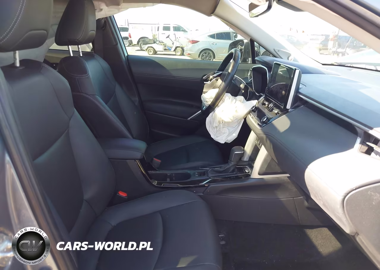 2023 Toyota Corolla Cross Xle VIN:7MUDAABG9PV072083 - 5