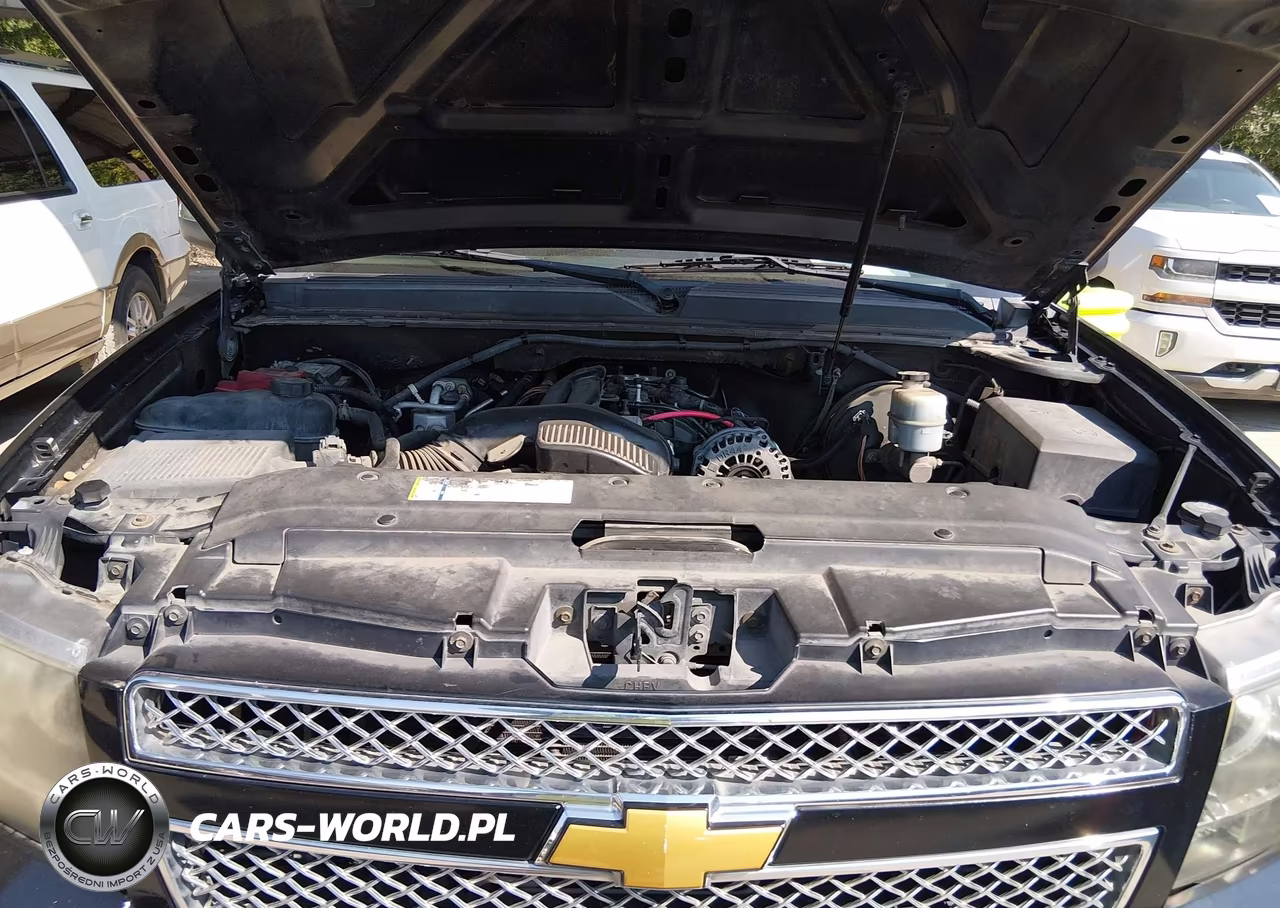 2011 Chevrolet Suburban Lt VIN:1GNSCJE09BR187291 - 10