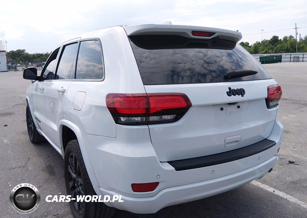 2018 Jeep Grand Cherokee Altitude 4X2 VIN:1C4RJEAG1JC430276 - 3