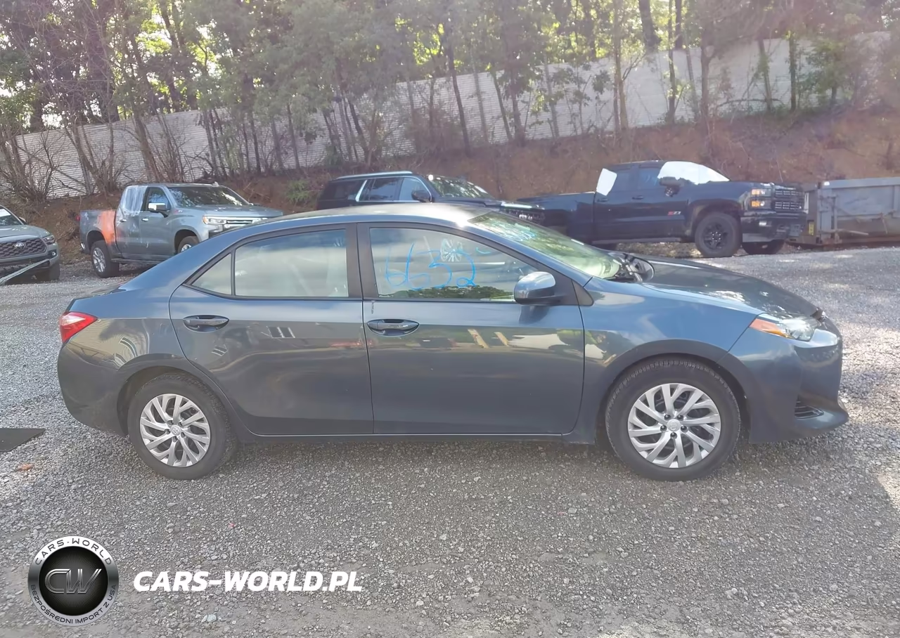2017 Toyota Corolla Le VIN:2T1BURHE9HC820824 - 13