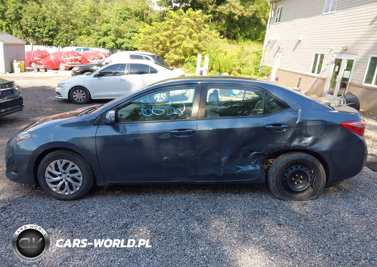 2017 Toyota Corolla Le VIN:2T1BURHE9HC820824 - 14