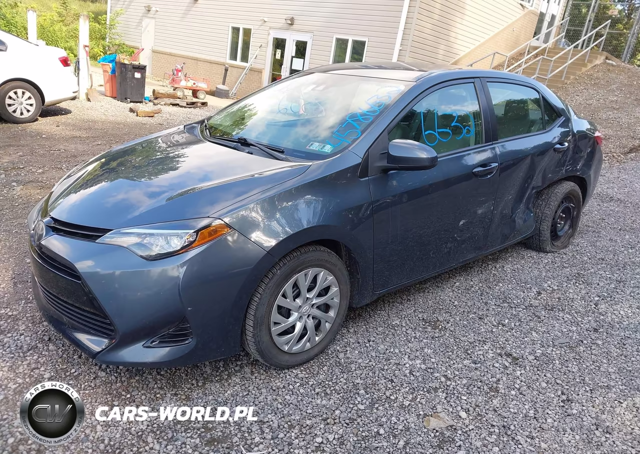2017 Toyota Corolla Le VIN:2T1BURHE9HC820824 - 2