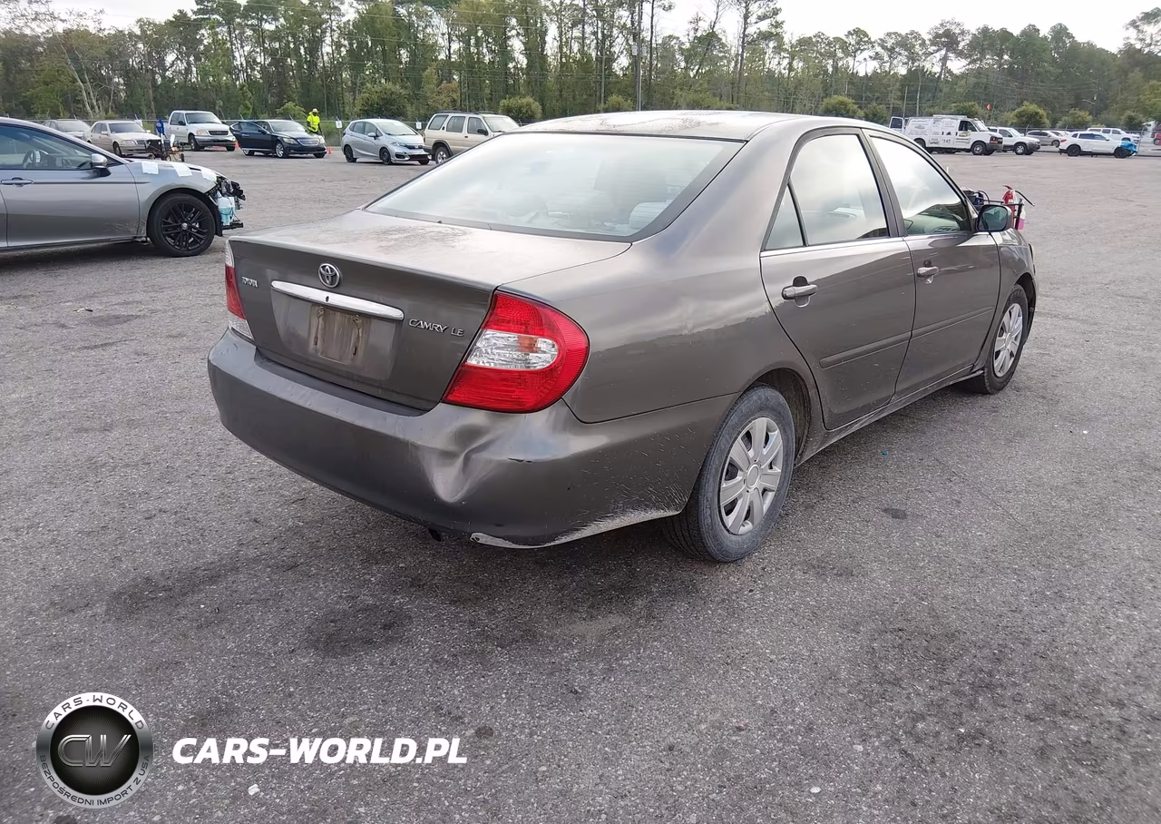 2005 Toyota Camry Le VIN:4T1BE32K85U506438 - 4