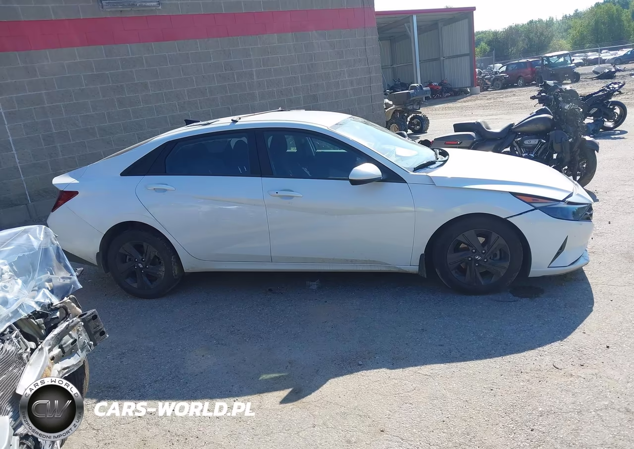 2022 Hyundai Elantra Sel VIN:5NPLM4AG0NH077062 - 13