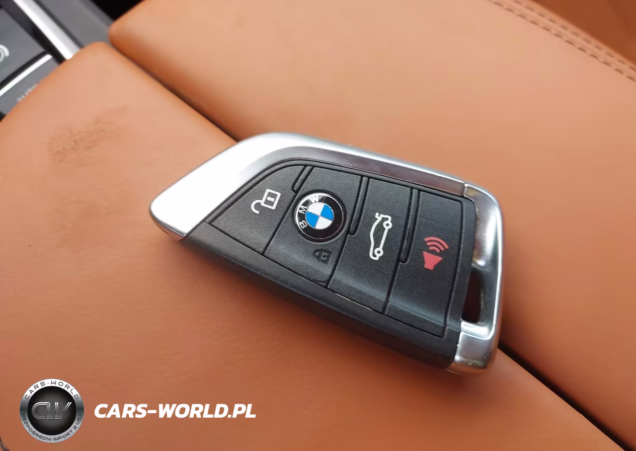 2017 BMW X5 M VIN:5YMKT6C30H0X20622 - 11