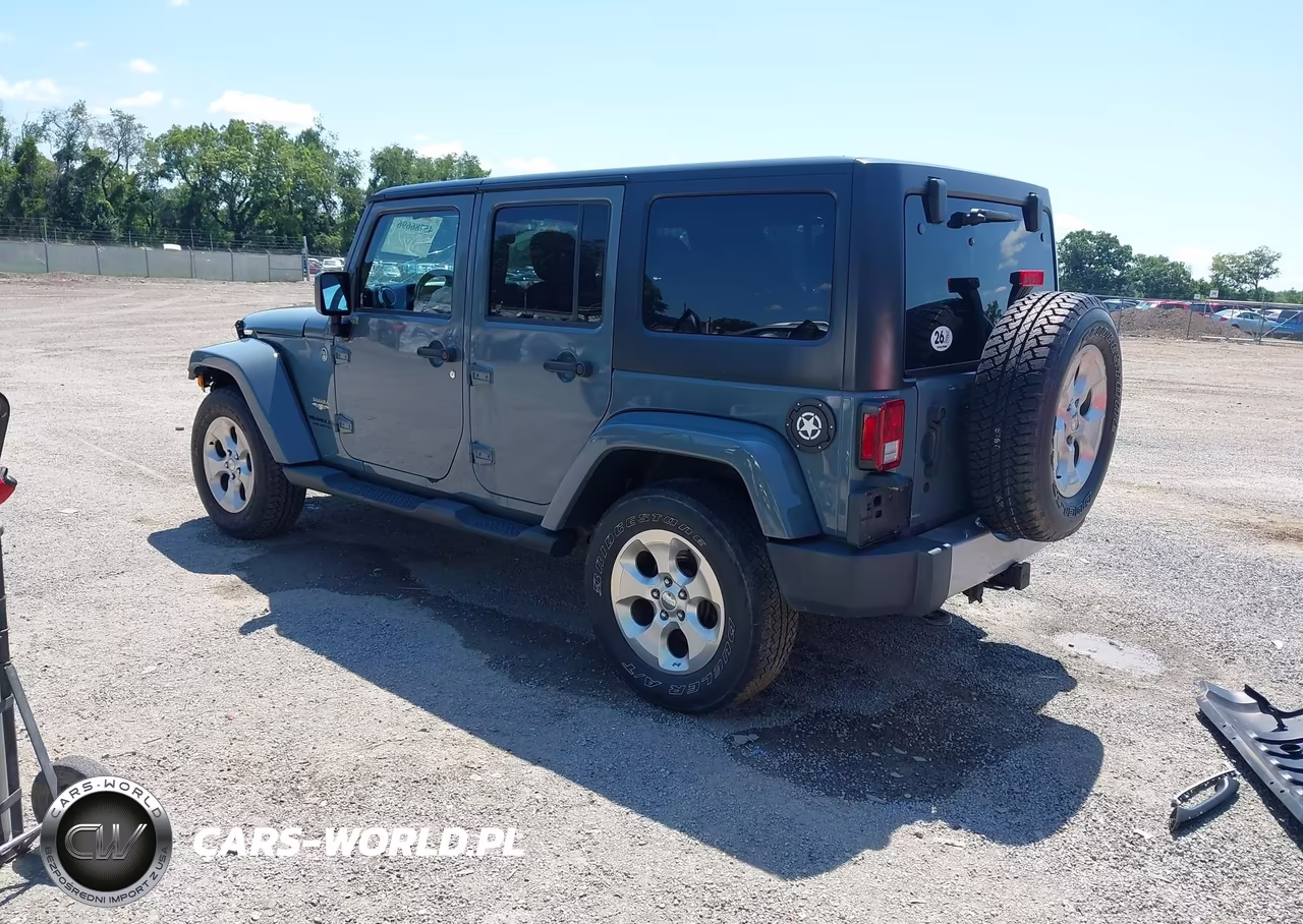2015 Jeep Wrangler Unlimited Sahara VIN:1C4BJWEGXFL501371 - 3