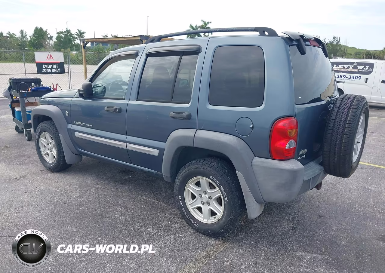 2002 Jeep Liberty Sport VIN:1J4GL48K92W282894 - 3