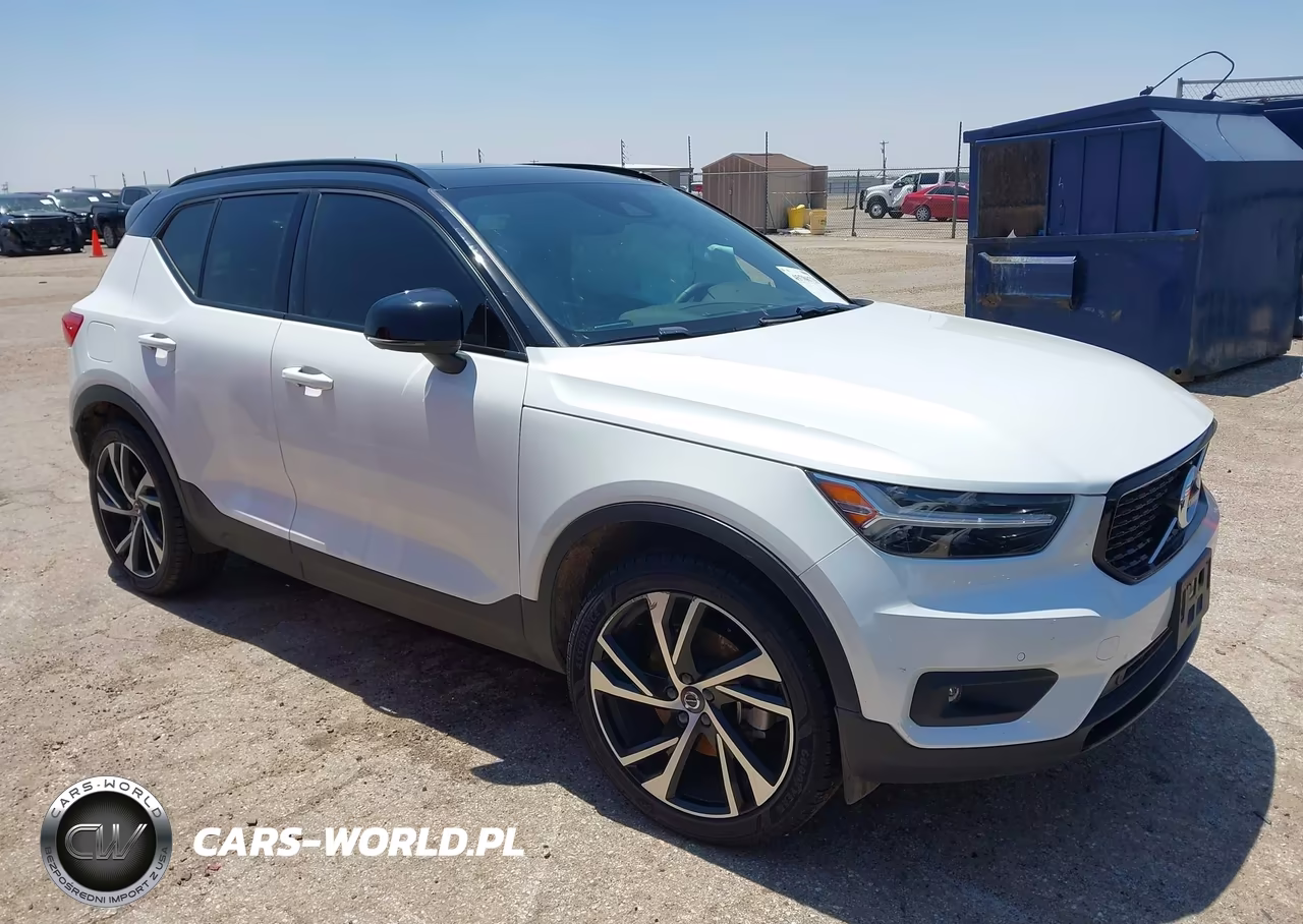 2022 Volvo Xc40 T4 R-Design