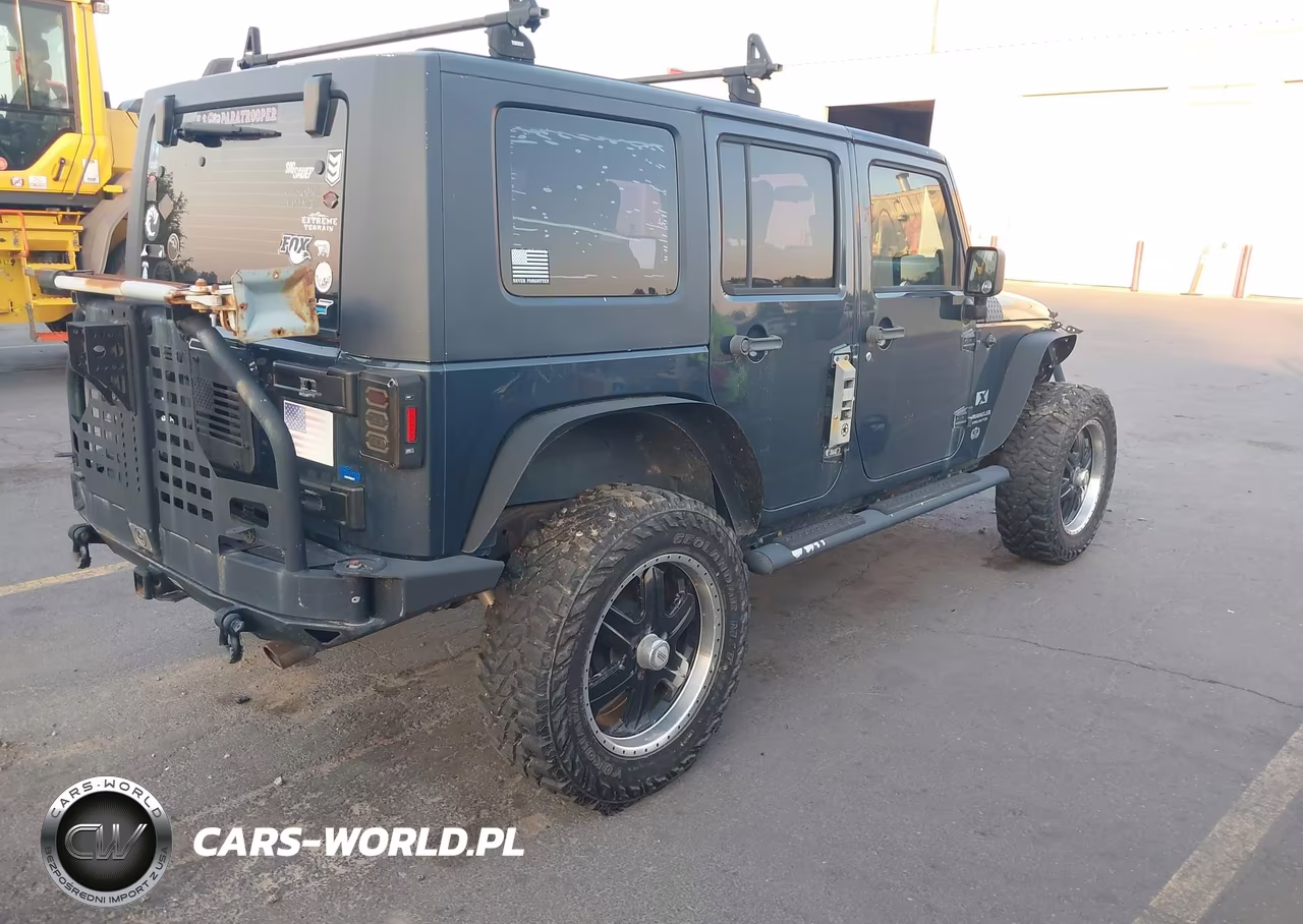 2007 Jeep Wrangler Unlimited X VIN:1J4GA39147L221743 - 4