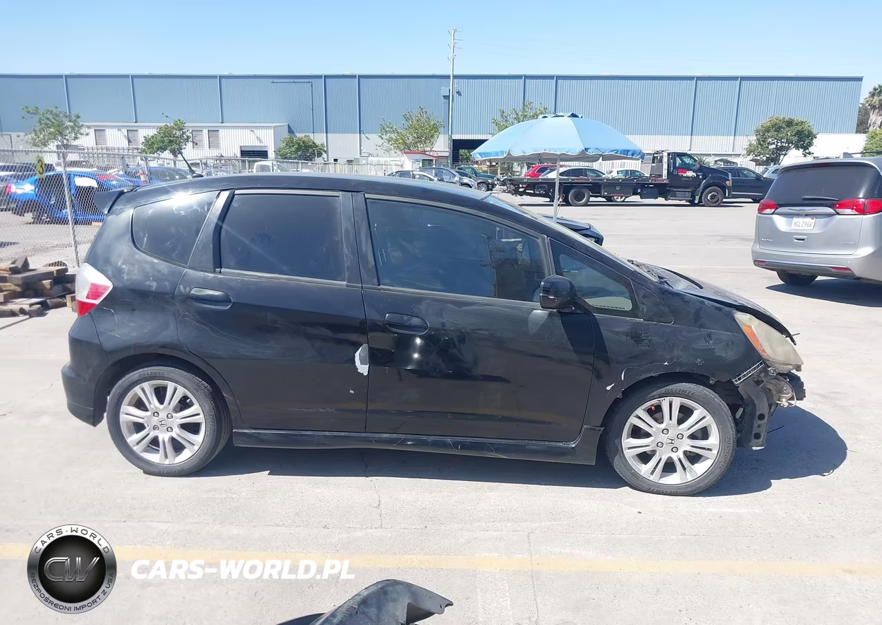 2011 Honda Fit Sport VIN:JHMGE8H58BC003534 - 14