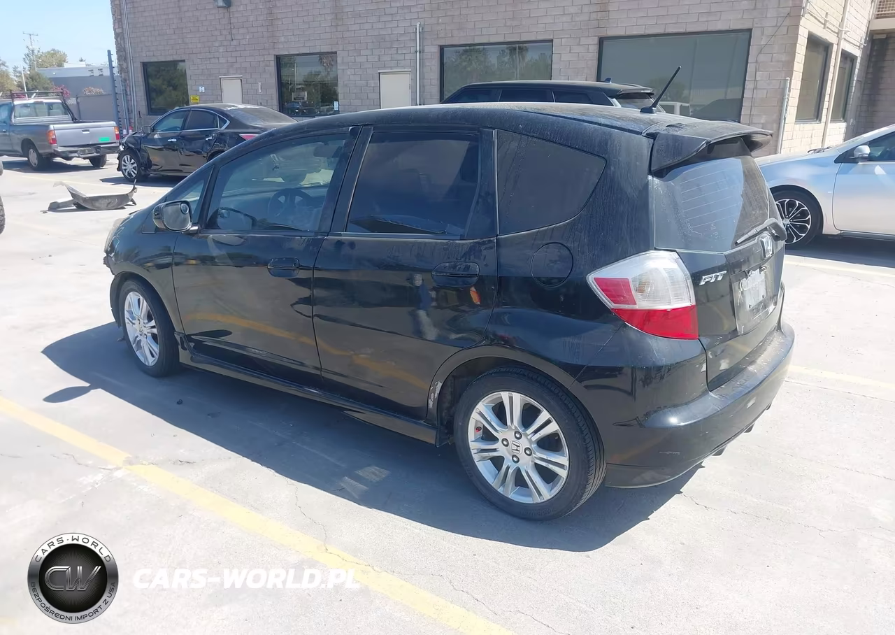 2011 Honda Fit Sport VIN:JHMGE8H58BC003534 - 3