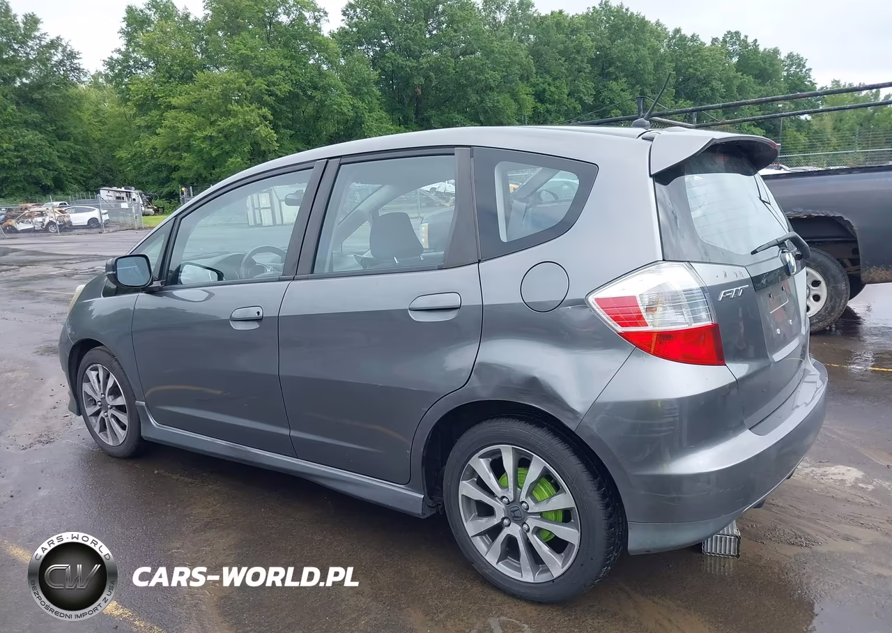2012 Honda Fit Sport VIN:JHMGE8H51CC022752 - 3