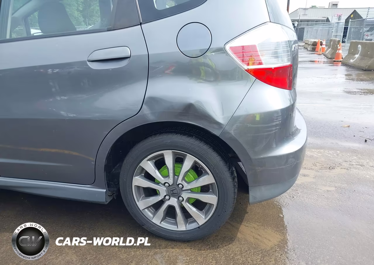 2012 Honda Fit Sport VIN:JHMGE8H51CC022752 - 6