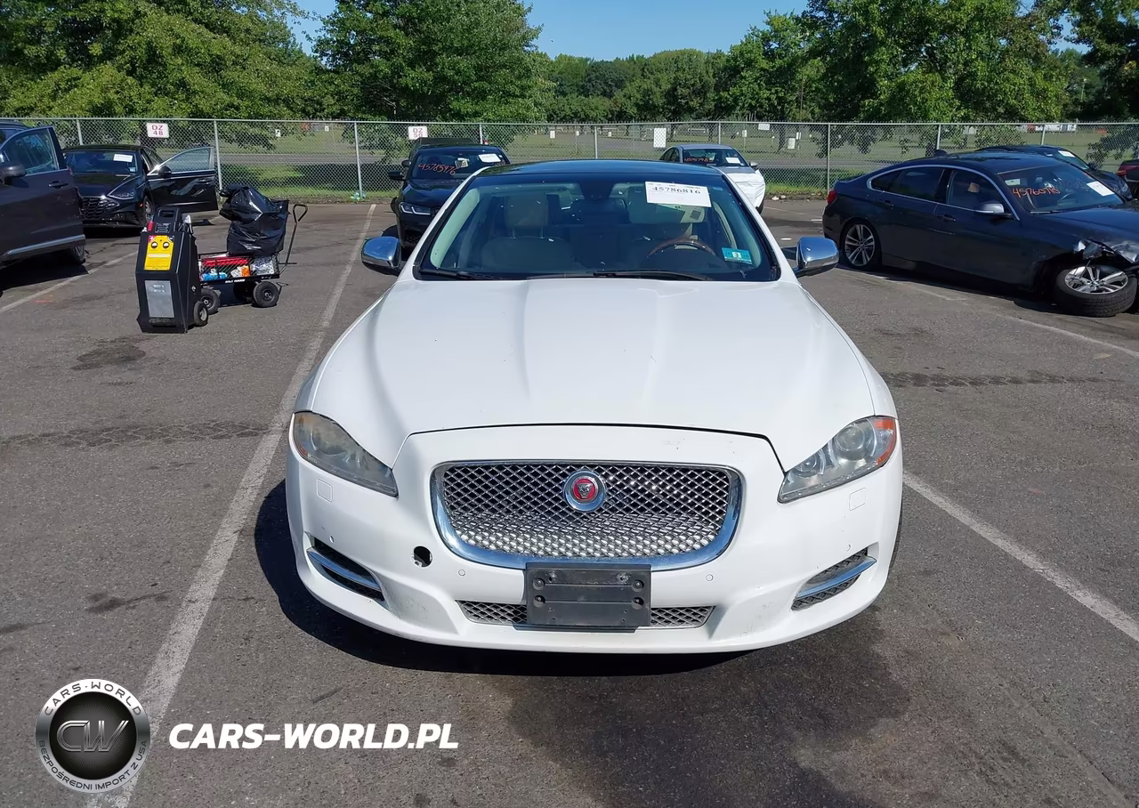 2015 Jaguar Xj VIN:SAJWJ1CD5F8V82071 - 11