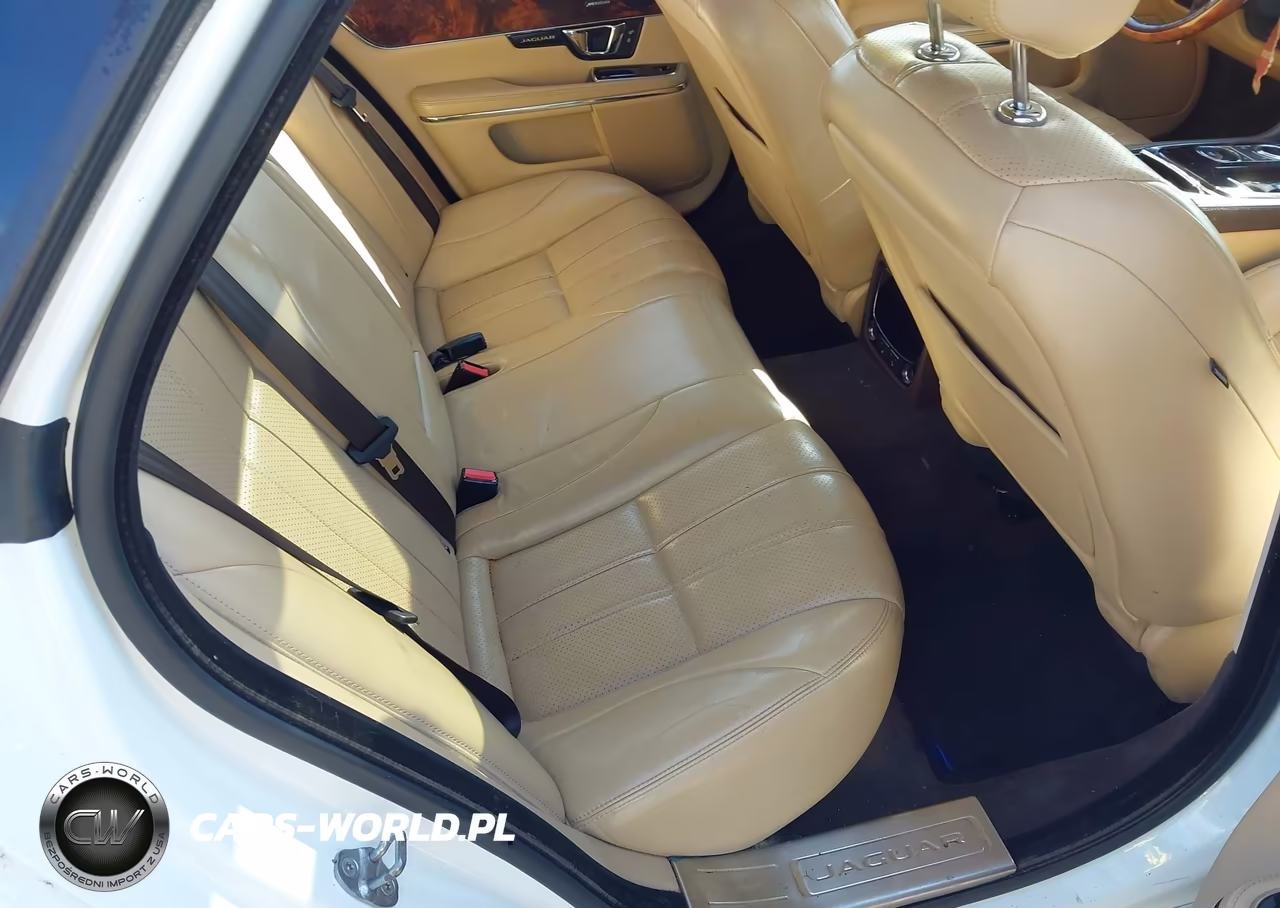 2015 Jaguar Xj VIN:SAJWJ1CD5F8V82071 - 8