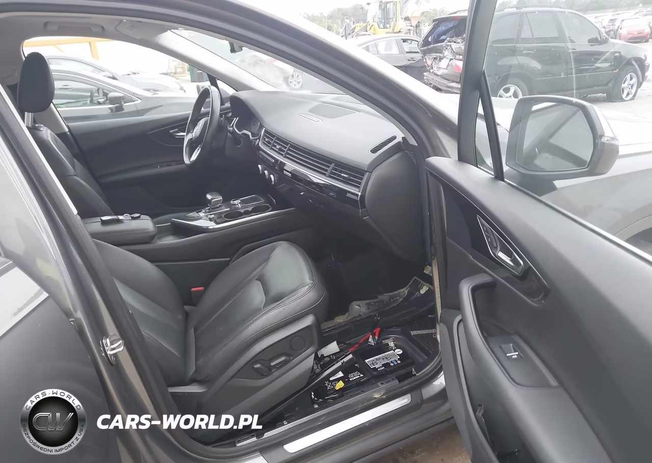 2017 Audi Q7 2.0T Premium VIN:WA1LHAF78HD037473 - 5