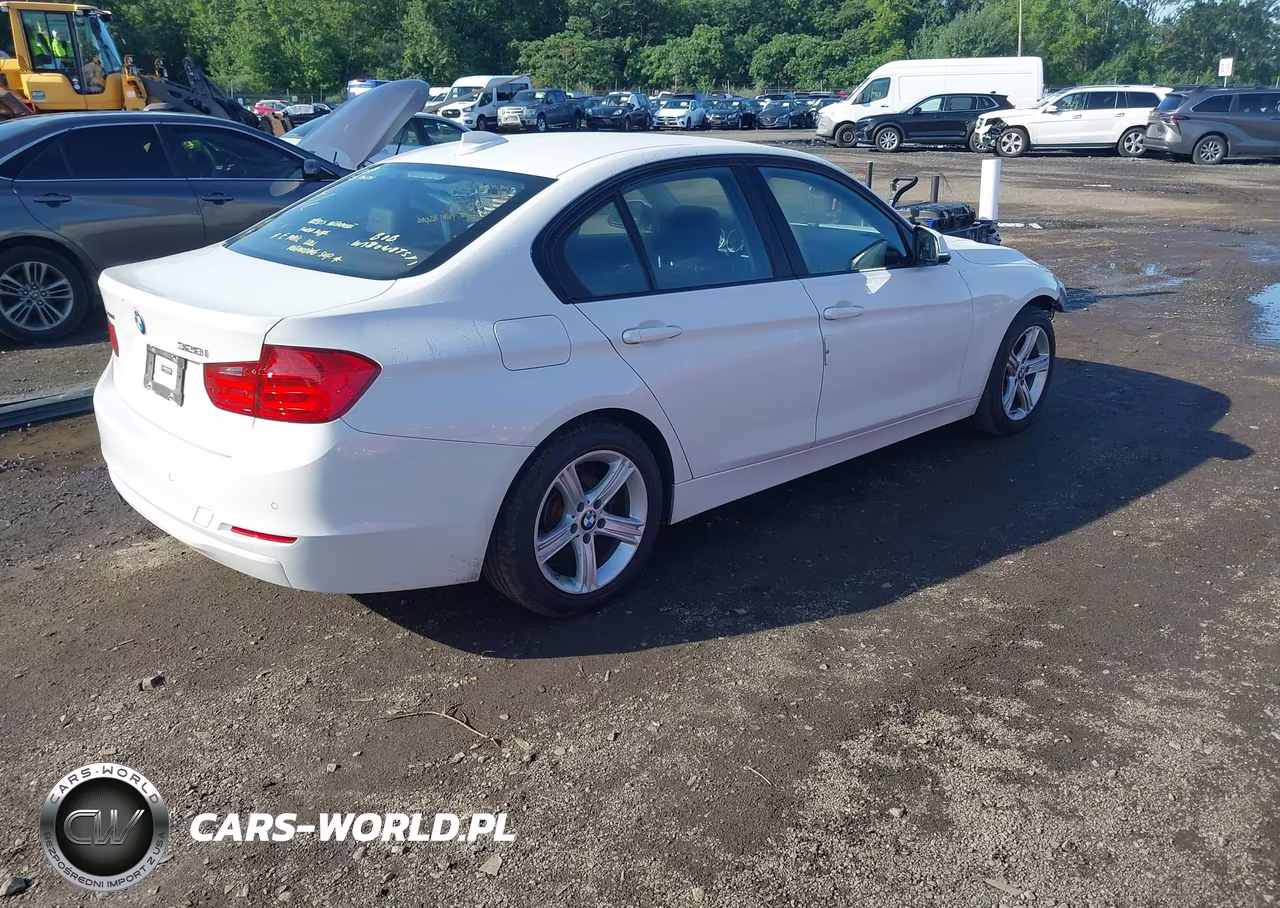 2015 BMW 328I xDrive VIN:WBA3B5C56FF961328 - 4