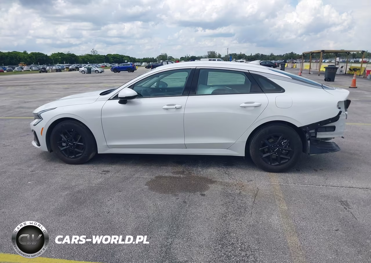 2026 Kia K5 Lxs VIN:KNAG24J79T5447992 - 15