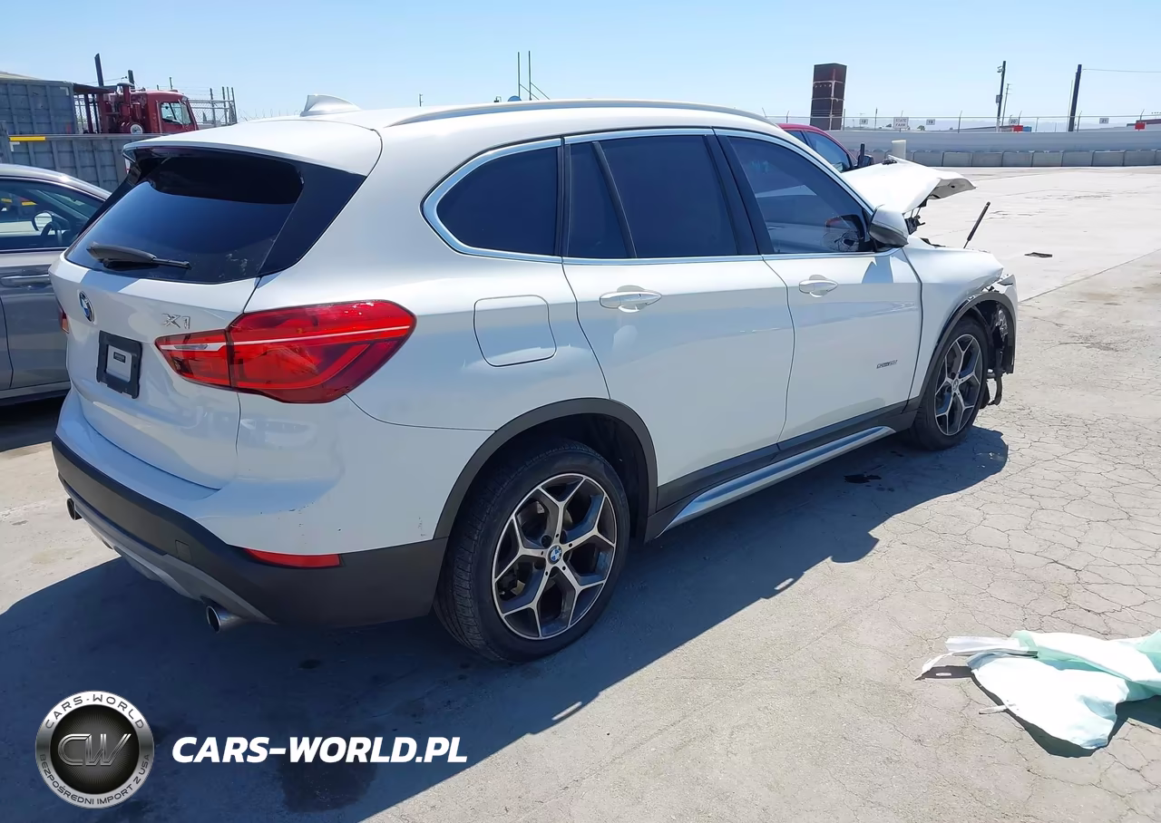 2018 BMW X1 Sdrive28I VIN:WBXHU7C3XJ5H42874 - 4