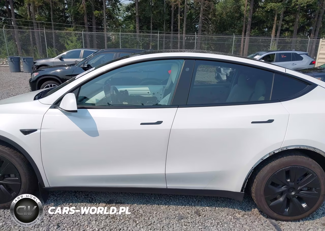 2022 Tesla Model Y Long Range Dual Motor All-Wheel Drive VIN:7SAYGDEE5NF411450 - 15