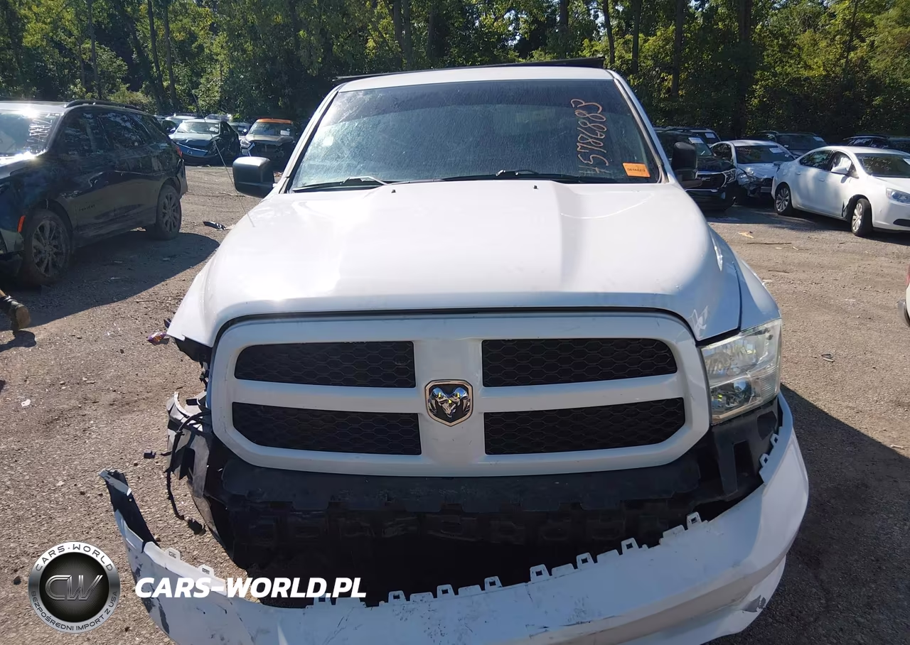 2019 Ram 1500 Classic VIN:1C6RR7FGXKS635588 - 12