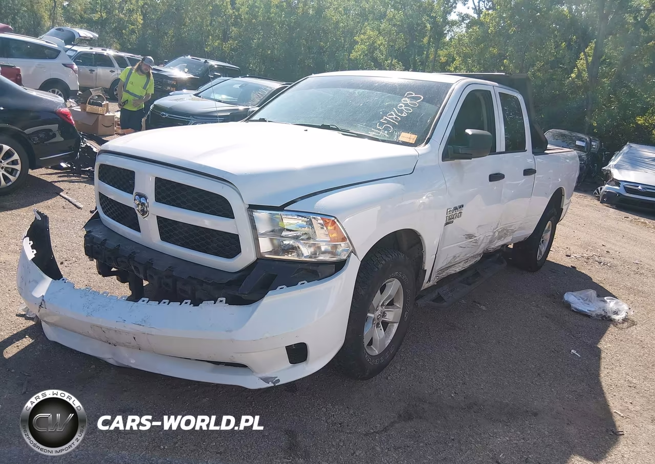 2019 Ram 1500 Classic VIN:1C6RR7FGXKS635588 - 2