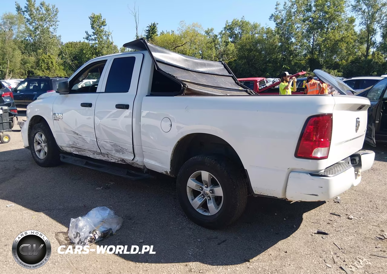 2019 Ram 1500 Classic VIN:1C6RR7FGXKS635588 - 3