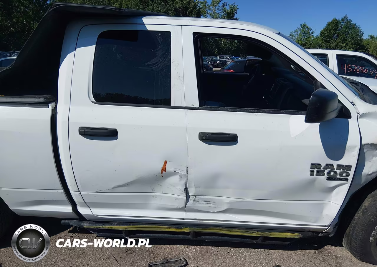 2019 Ram 1500 Classic VIN:1C6RR7FGXKS635588 - 6
