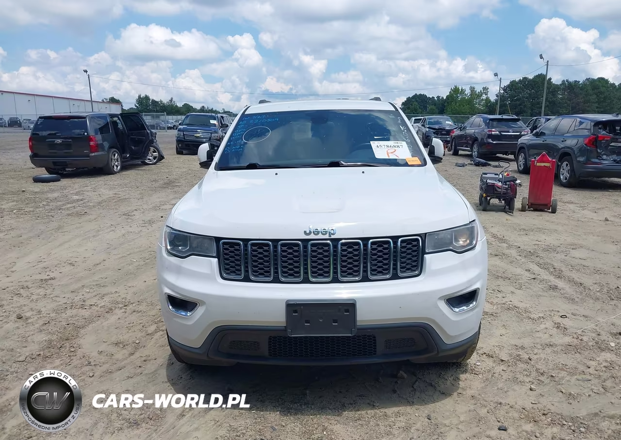 2020 Jeep Grand Cherokee Laredo E 4X4 VIN:1C4RJFAG3LC294113 - 13