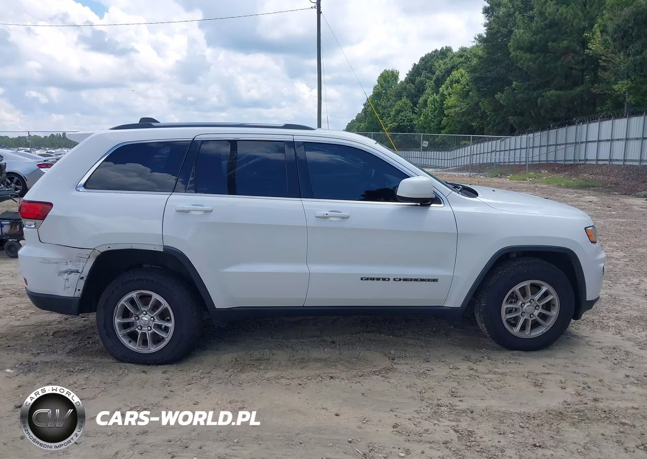 2020 Jeep Grand Cherokee Laredo E 4X4 VIN:1C4RJFAG3LC294113 - 14