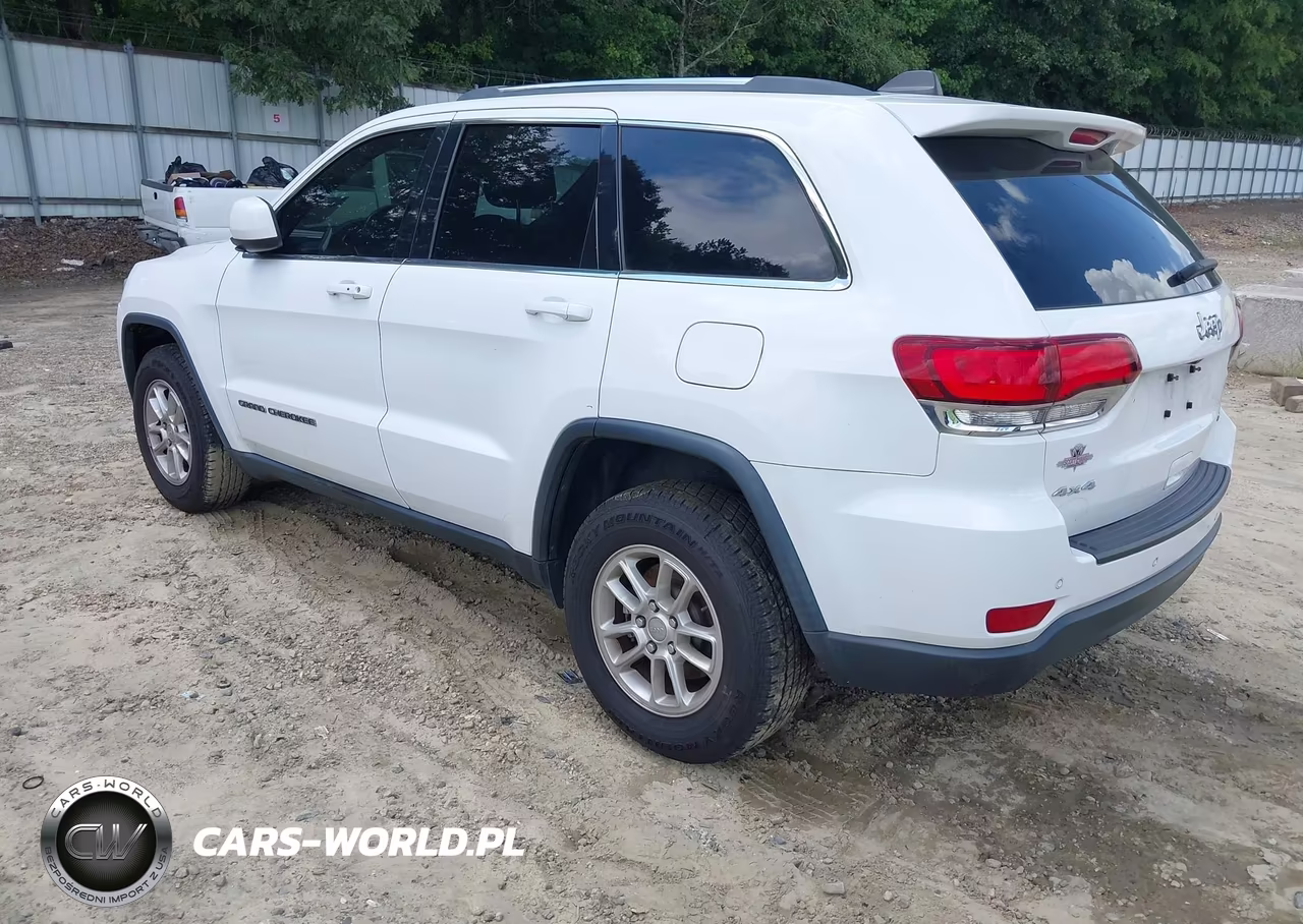 2020 Jeep Grand Cherokee Laredo E 4X4 VIN:1C4RJFAG3LC294113 - 3