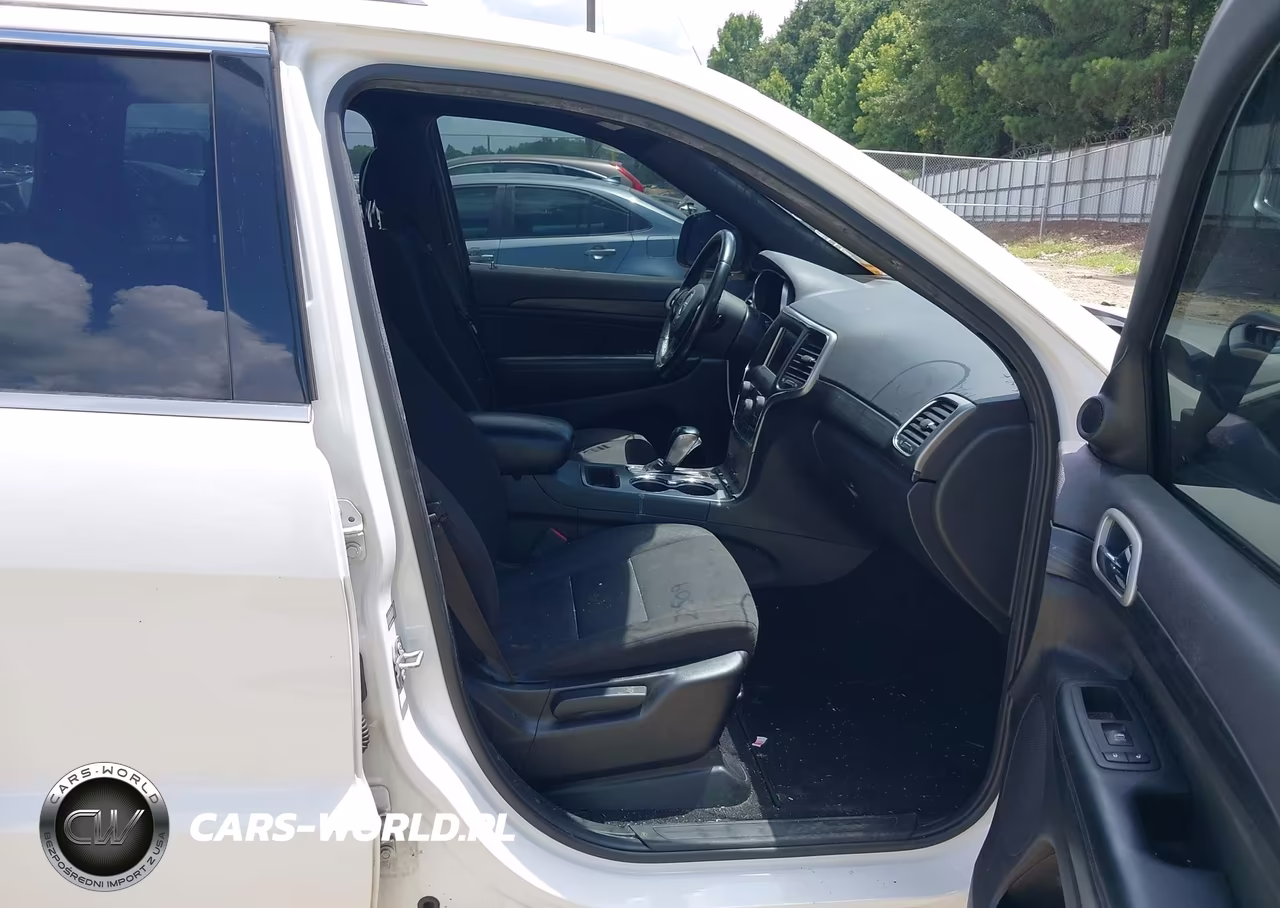 2020 Jeep Grand Cherokee Laredo E 4X4 VIN:1C4RJFAG3LC294113 - 5