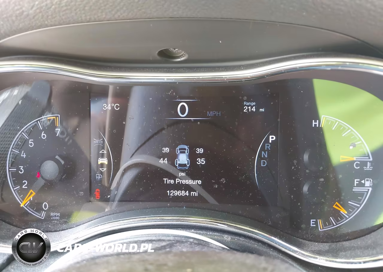 2020 Jeep Grand Cherokee Laredo E 4X4 VIN:1C4RJFAG3LC294113 - 7