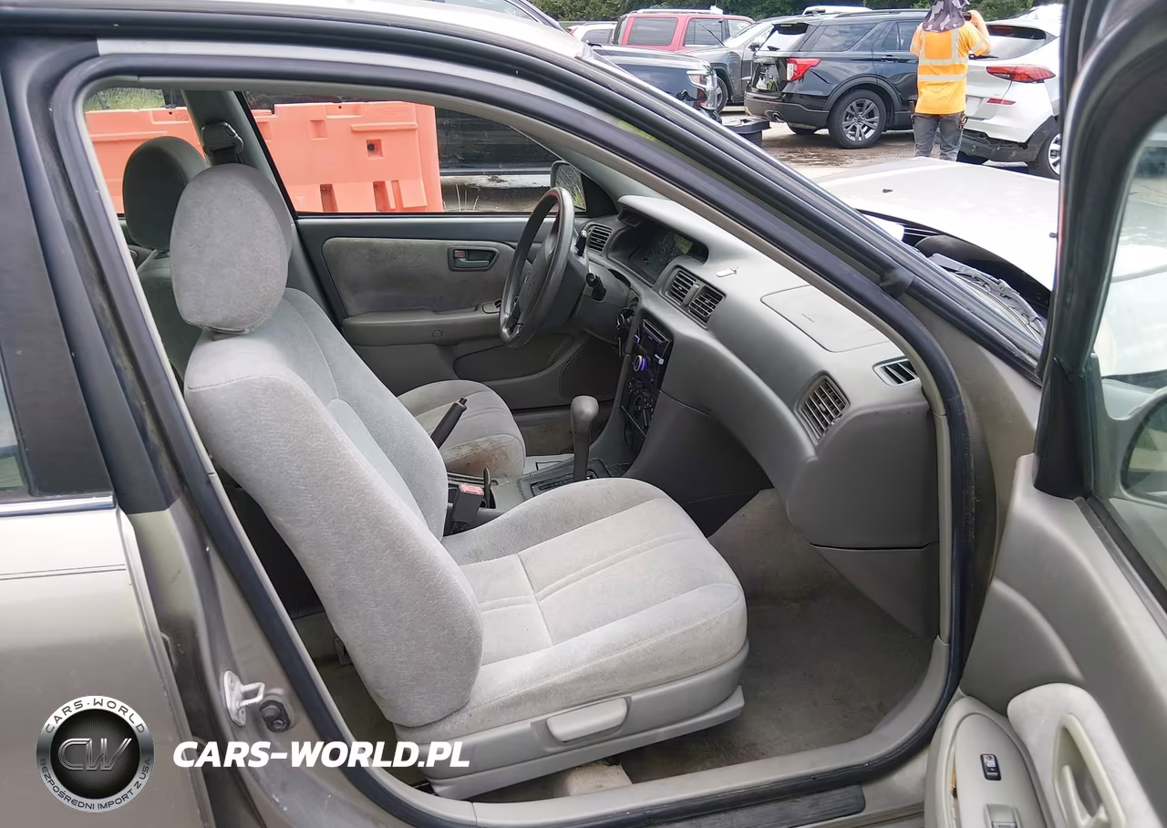 1998 Toyota Camry Le VIN:4T1BG22K0WU210092 - 5