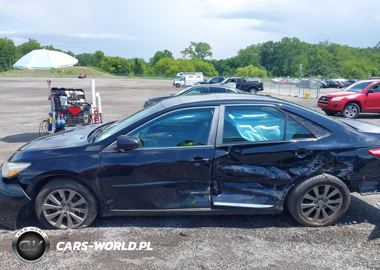 2016 Toyota Camry Xle VIN:4T1BF1FK0GU586025 - 14