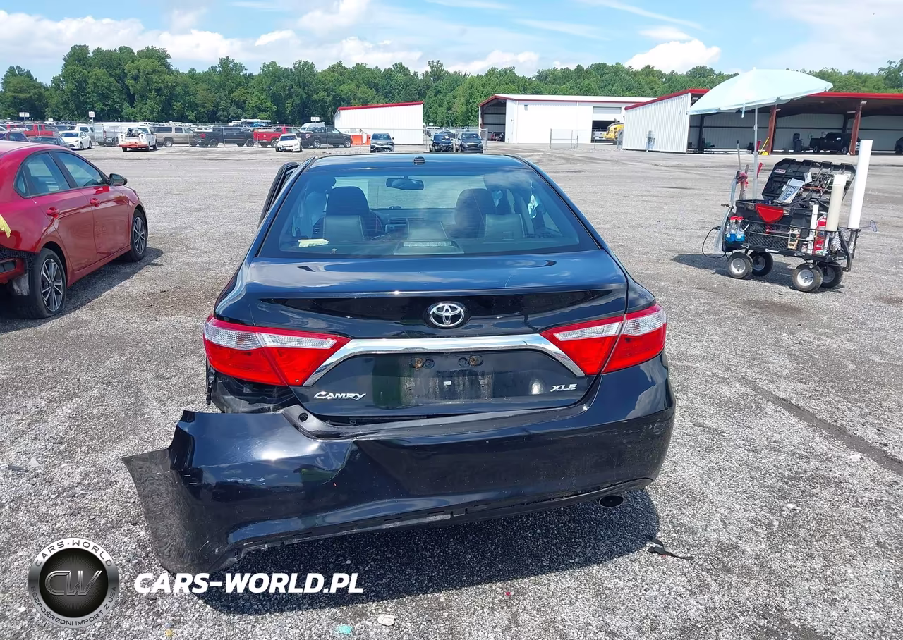 2016 Toyota Camry Xle VIN:4T1BF1FK0GU586025 - 16