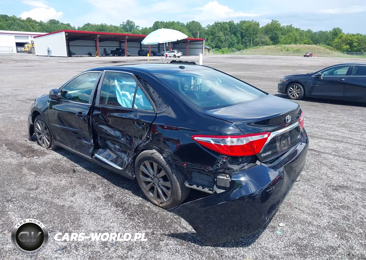 2016 Toyota Camry Xle VIN:4T1BF1FK0GU586025 - 3
