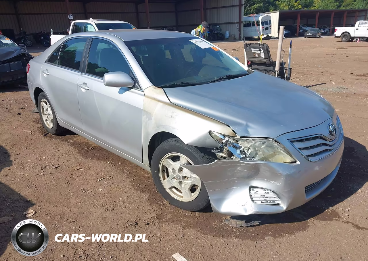 2010 Toyota Camry Le V6 – zdjęcie 1 z 16
