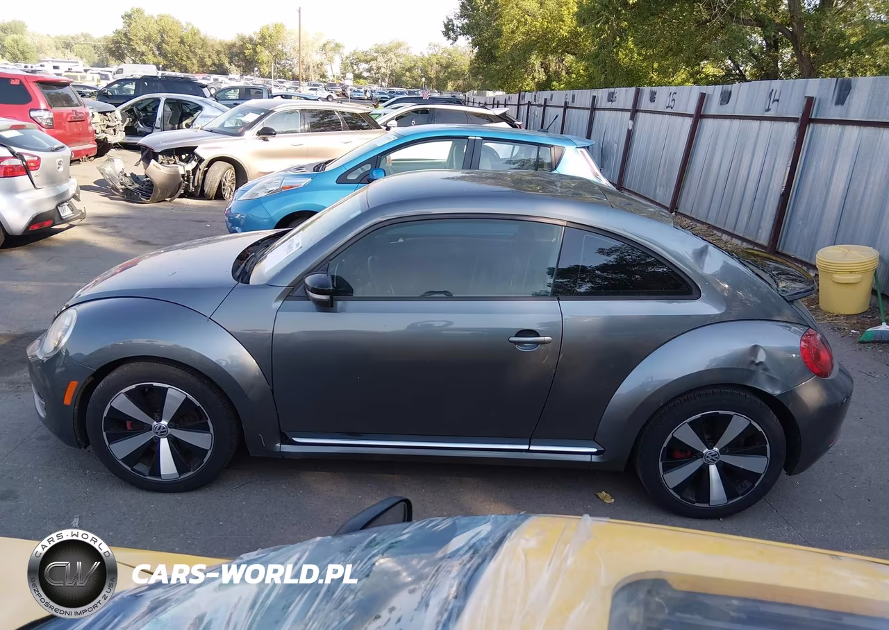 2013 Volkswagen Beetle 2.0T Turbo VIN:3VW467AT1DM602312 - 14