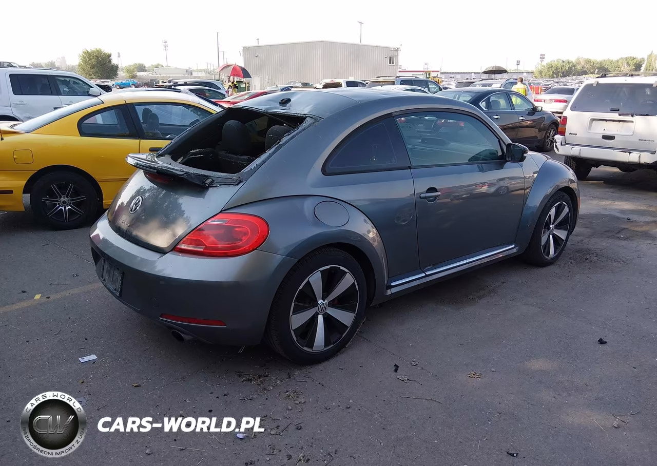 2013 Volkswagen Beetle 2.0T Turbo VIN:3VW467AT1DM602312 - 4