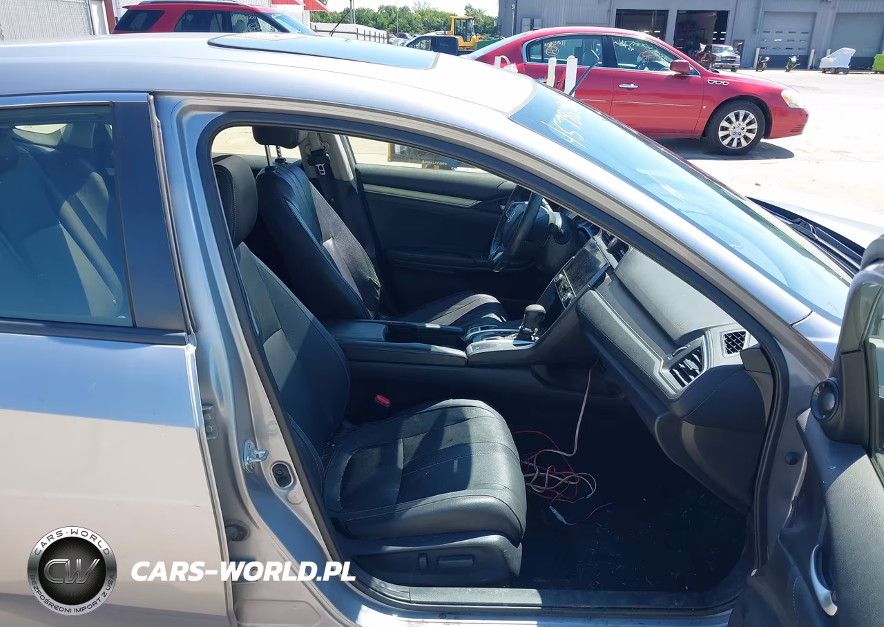 2018 Honda Civic Touring VIN:JHMFC1F97JX002056 - 5