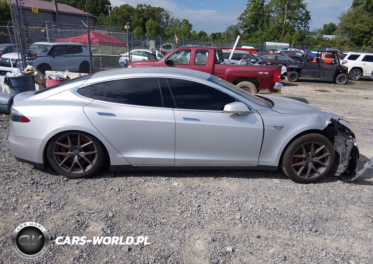 2015 Tesla Model S 60-70-85 VIN:5YJSA1S12FFP72589 - 13